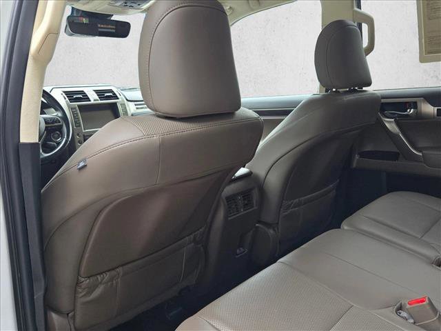 Used 2021 Lexus GX 460 w/ Accessory Package image 17