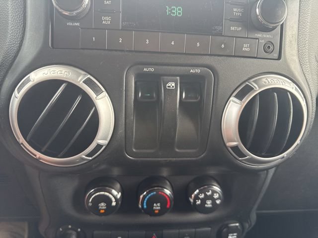 Used 2013 Jeep Wrangler Sahara w/ Connectivity Group AWD/4WD image 17