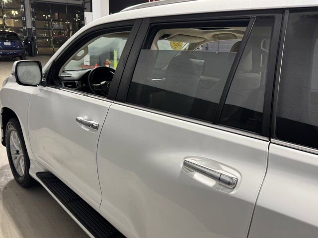 Used 2023 Lexus GX 460 Premium w/ Premium Package image 23