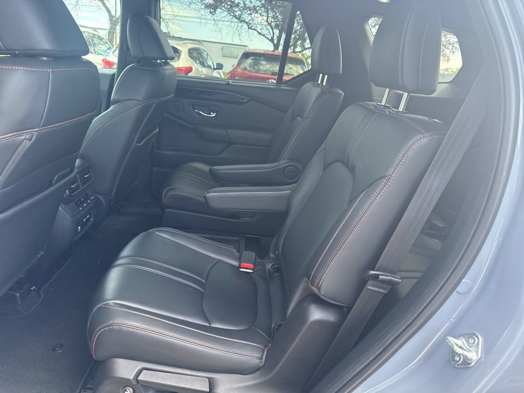 Used 2023 Honda Pilot TrailSport image 10