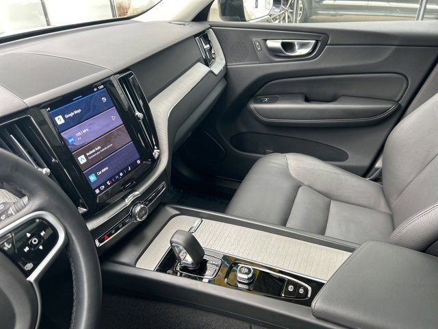 Certified 2025 Volvo XC60 B5 Plus image 19