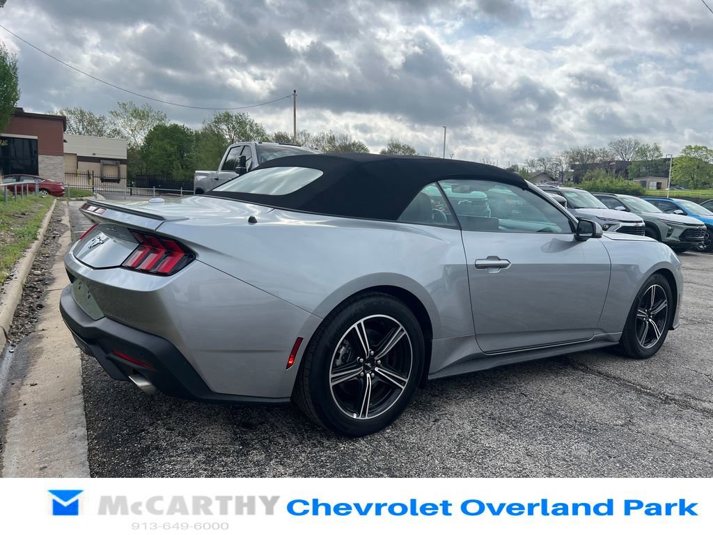 Used 2025 Ford Mustang Premium image 3