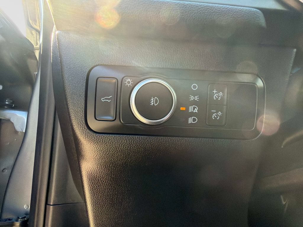 Used 2022 Ford Escape SEL w/ Technology Package FWD image 31