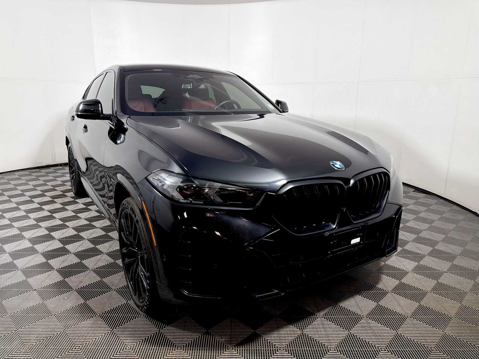 Used 2025 BMW X6 xDrive40i w/ Executive Package AWD/4WD image 2