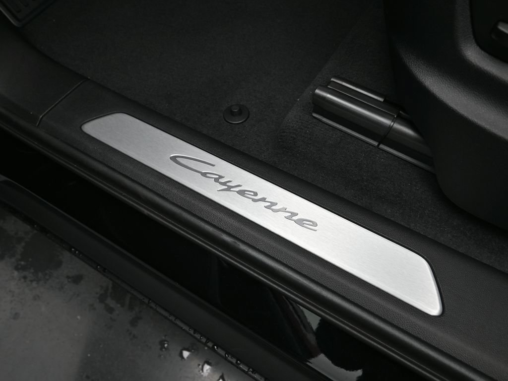 New 2026 Porsche Cayenne E-Hybrid AWD/4WD image 14