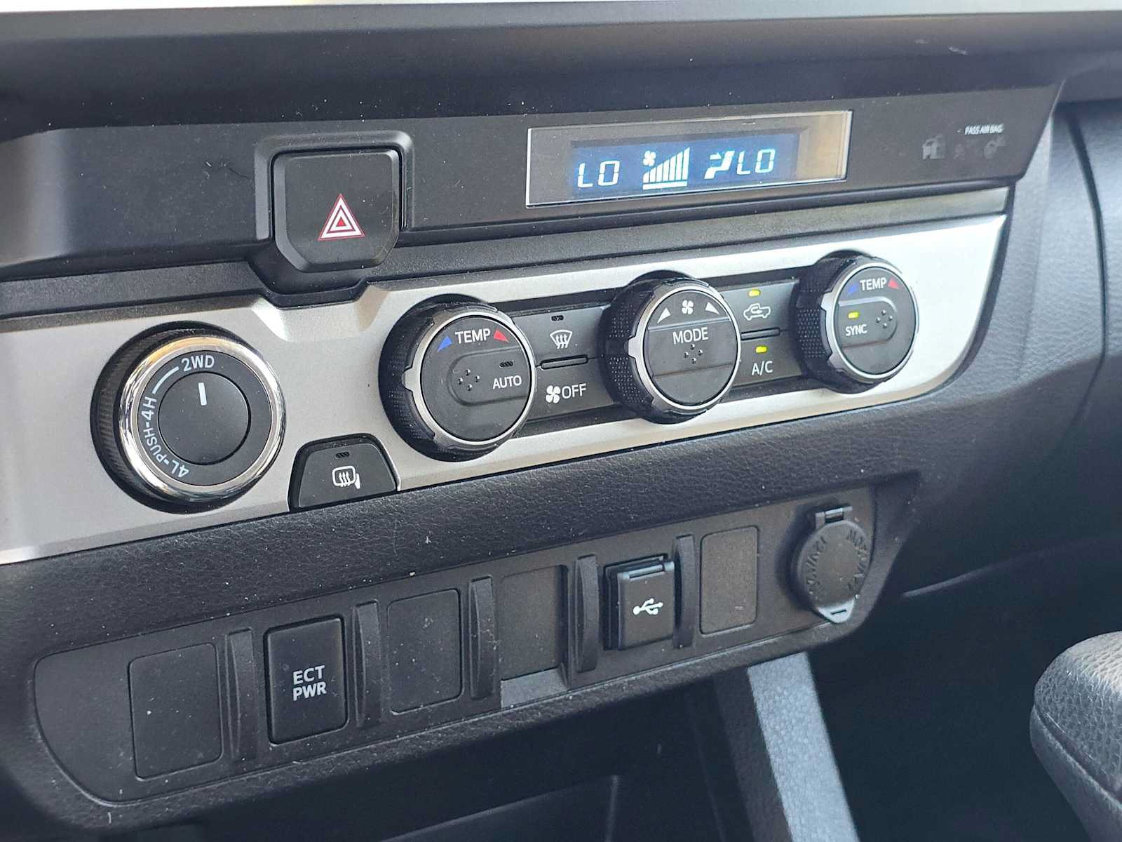 Used 2023 Toyota Tacoma SR AWD/4WD image 32
