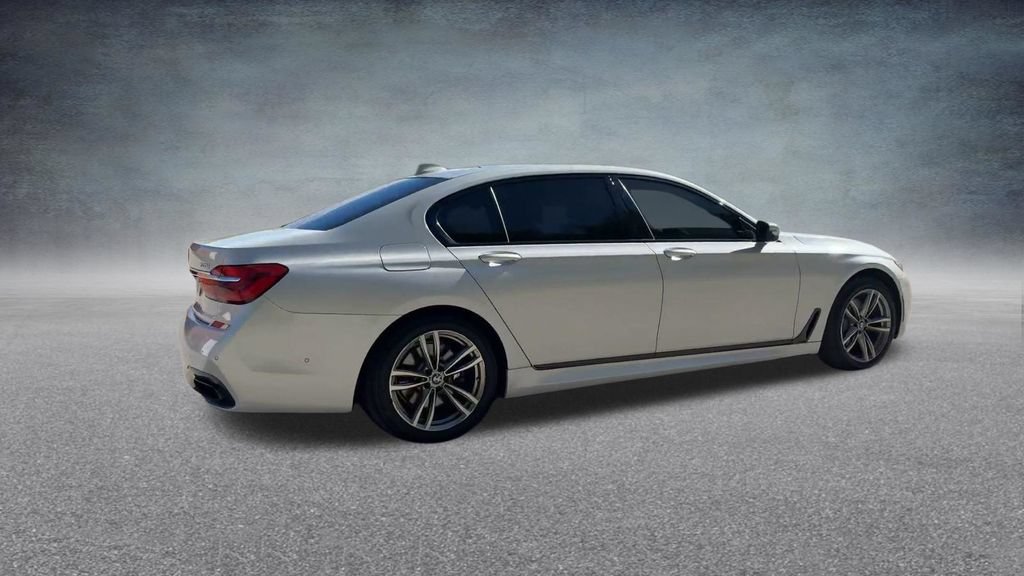 Used 2016 BMW 750i xDrive AWD/4WD image 24