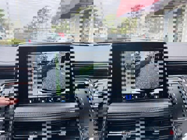 Used 2024 Chevrolet Tahoe Z71 w/ Luxury Package image 41