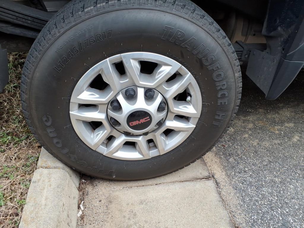 Used 2025 GMC Sierra 2500 Pro w/ Convenience Package image 14