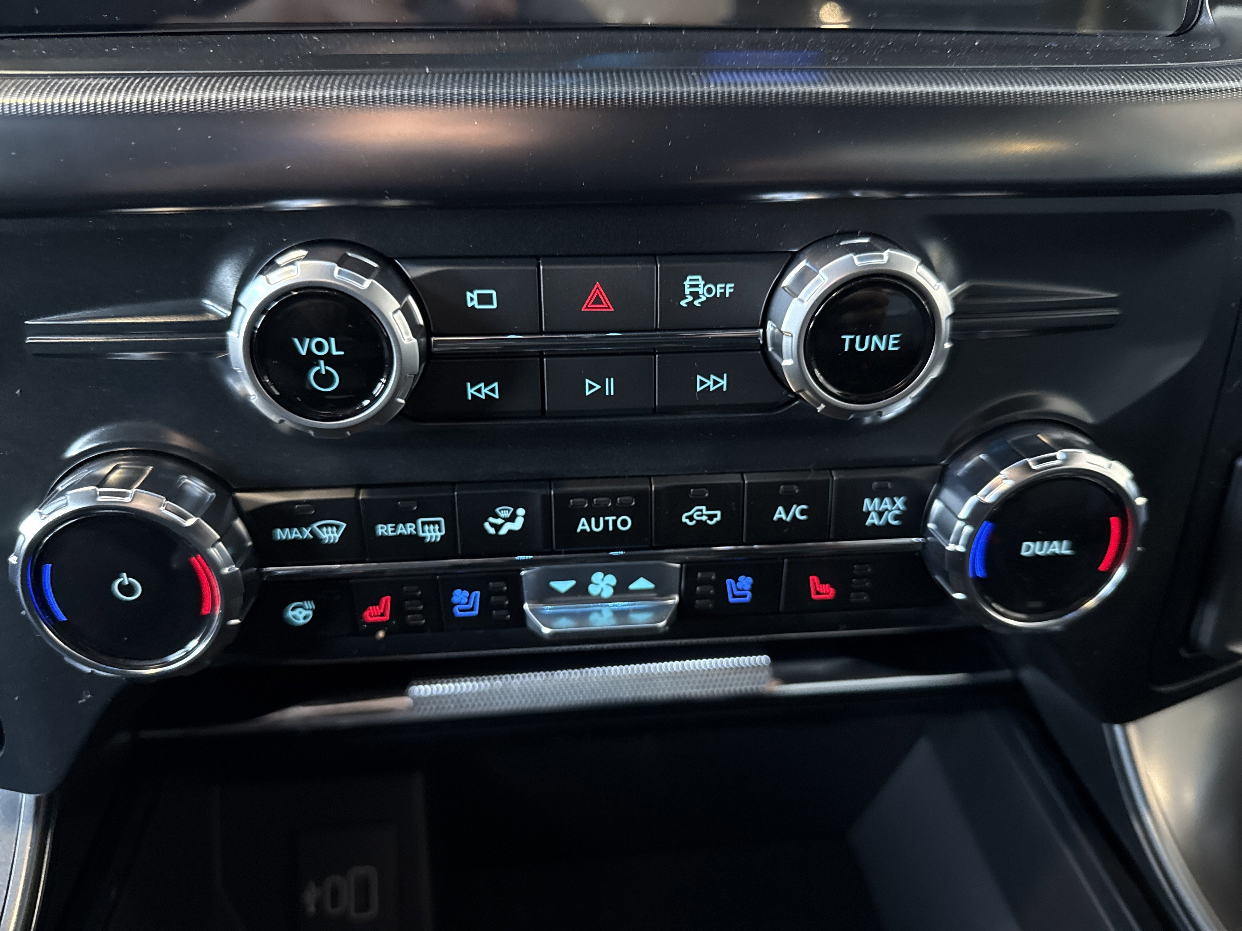 New 2025 Ford F150 Lariat image 28