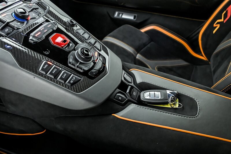 Used 2019 Lamborghini Aventador SVJ AWD/4WD image 36