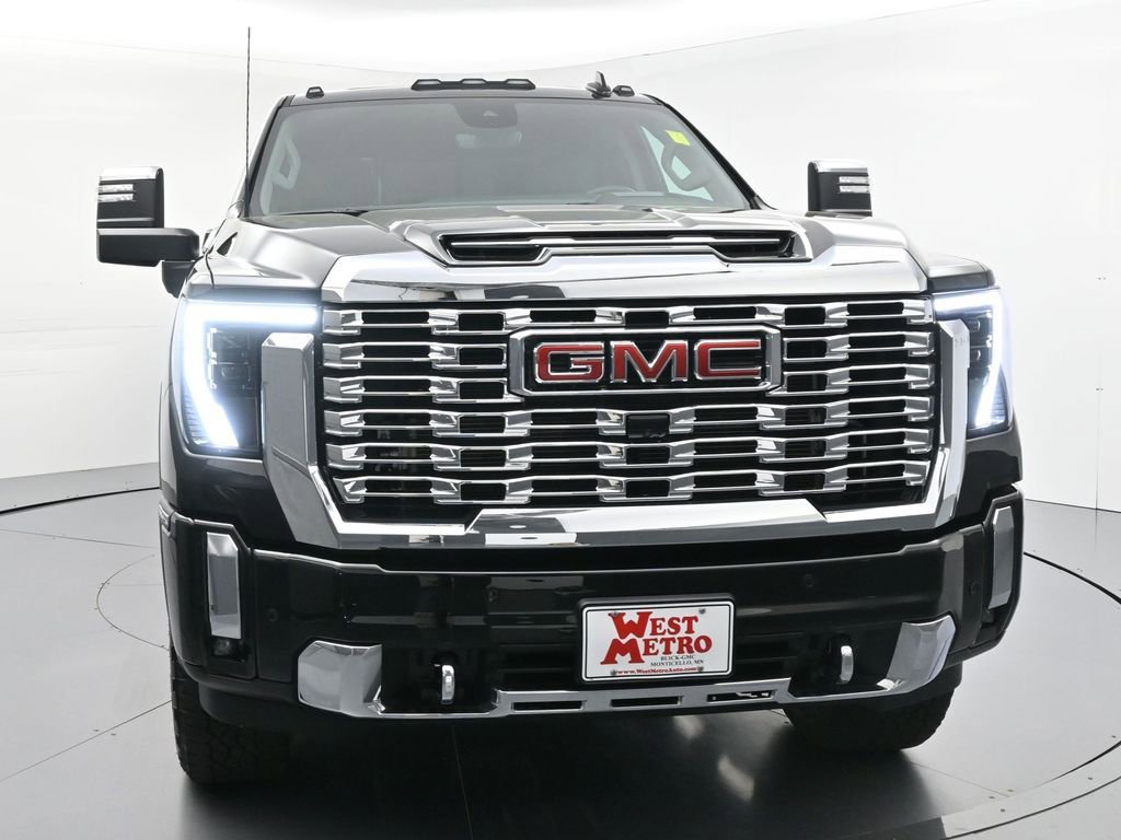 Used 2025 GMC Sierra 3500 Denali w/ Technology Package AWD/4WD image 24