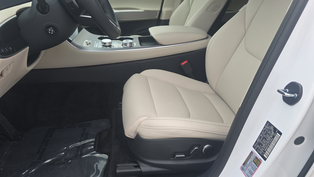 New 2026 Genesis GV70 2.5T Select AWD/4WD image 13