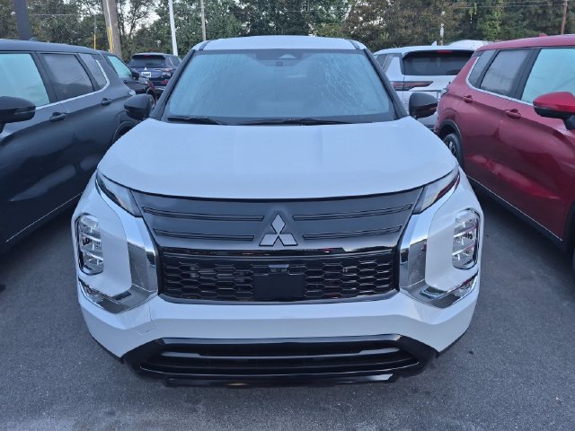 New 2026 Mitsubishi Outlander LE FWD image 8