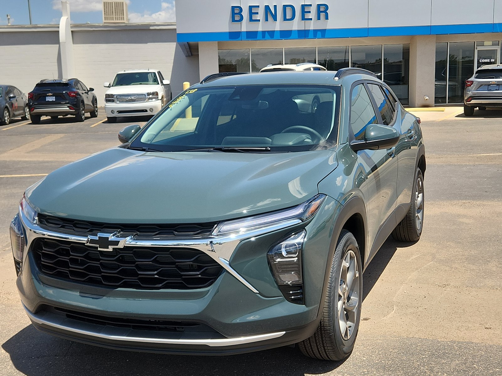 New 2026 Chevrolet Trax LT w/ Driver Confidence Package