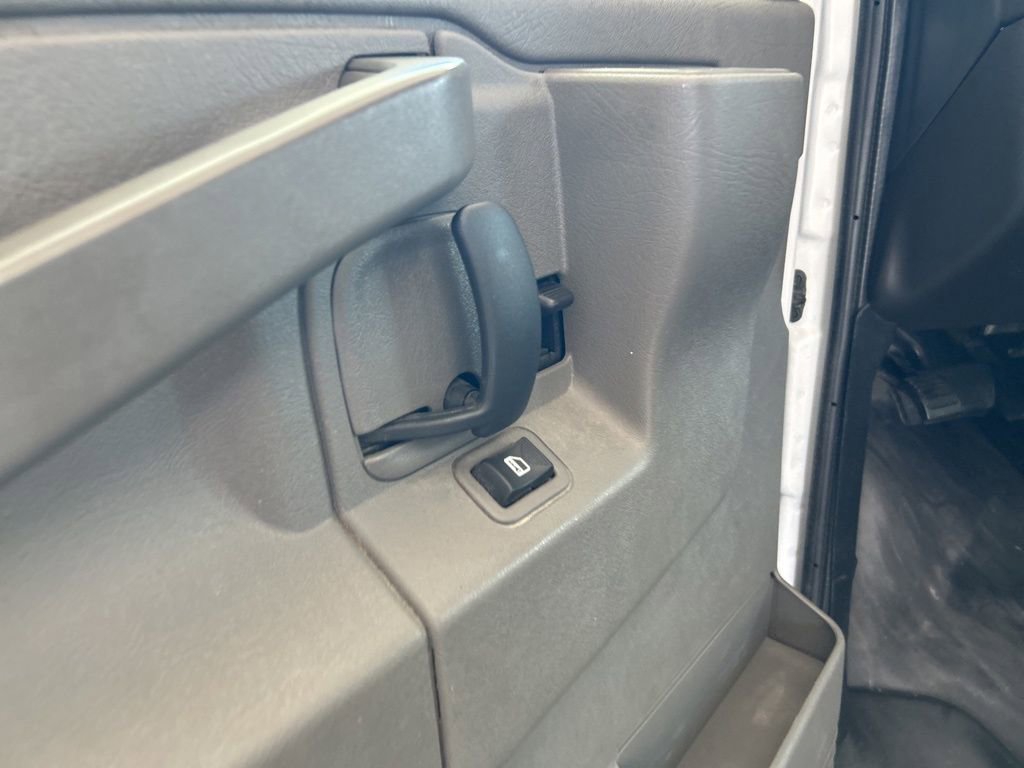 Used 2023 GMC Savana 3500 w/ Power Convenience Package image 29