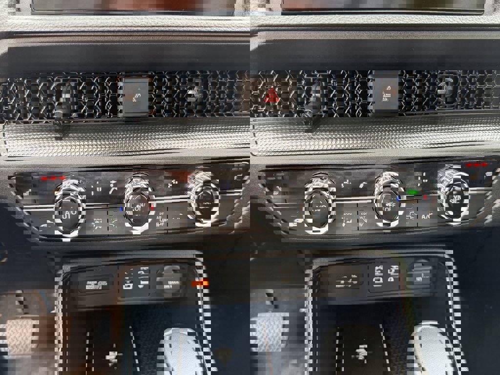 Used 2025 Honda CR-V Sport-L image 32