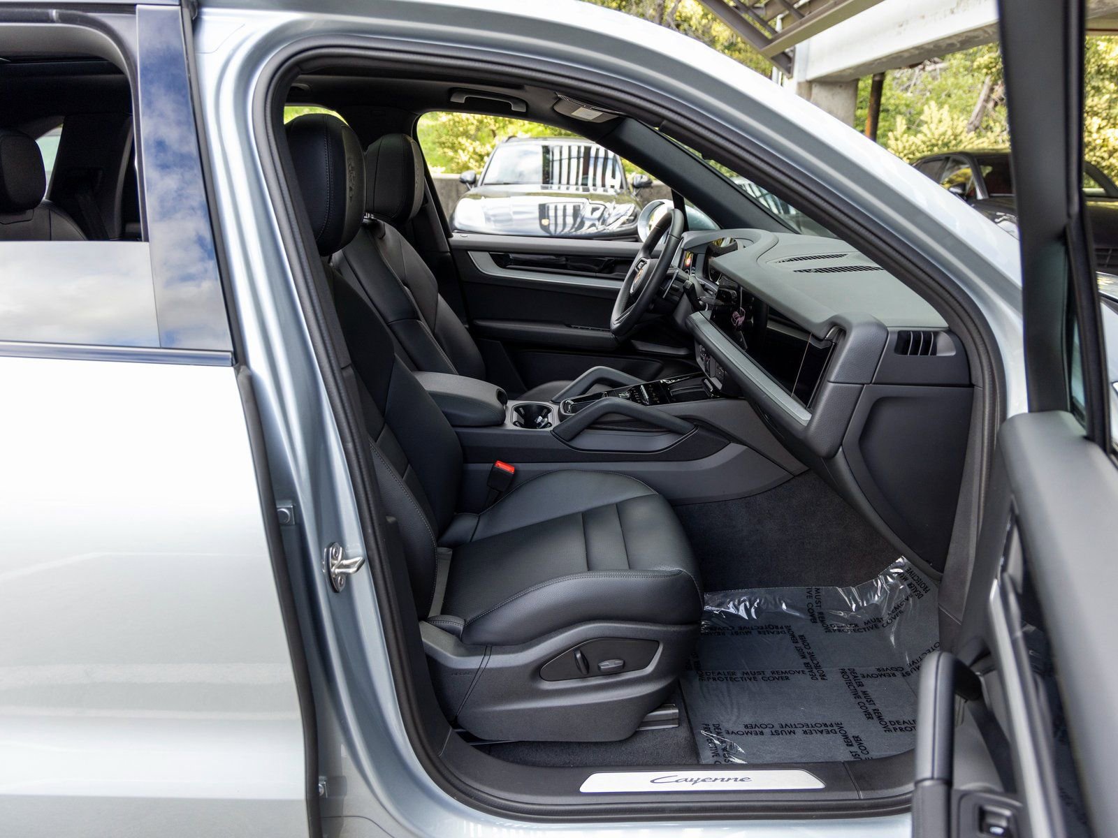 Certified 2025 Porsche Cayenne image 55