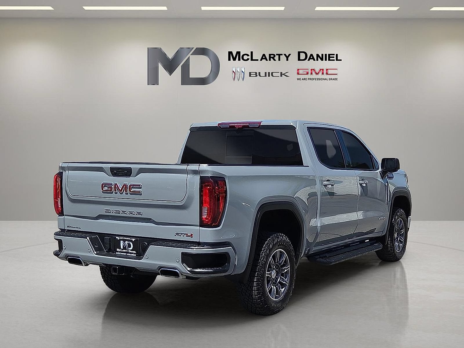 Certified 2024 GMC Sierra 1500 AT4 w/ Technology Package AWD/4WD image 14