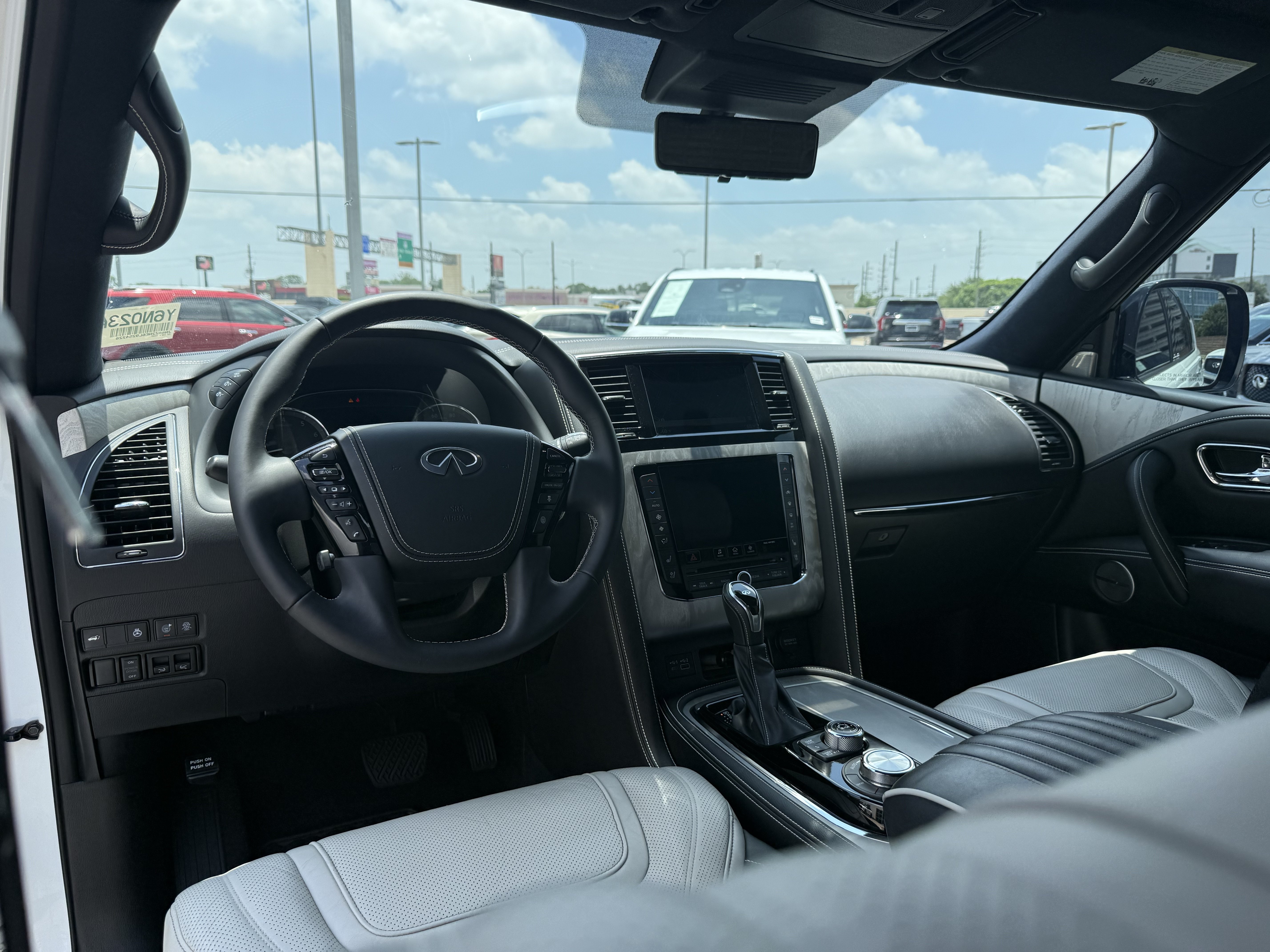 Used 2020 INFINITI QX80 Limited w/ All-Season Package AWD/4WD image 17