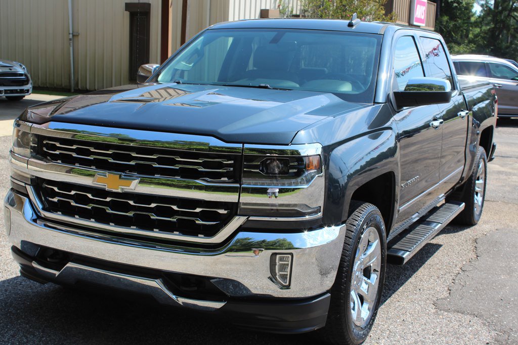 Used 2018 Chevrolet Silverado 1500 LTZ w/ Sport Package image 7
