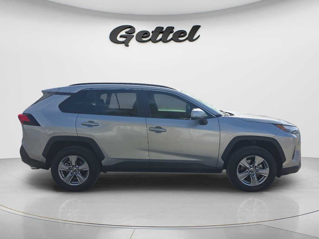 Used 2025 Toyota RAV4 XLE image 3