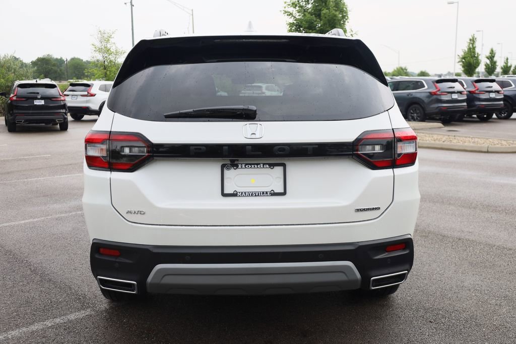 New 2025 Honda Pilot Touring image 5