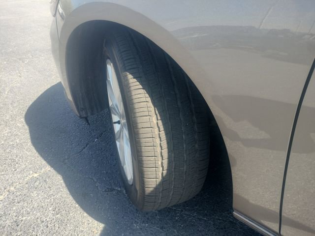 Used 2025 Chevrolet Malibu LT image 10