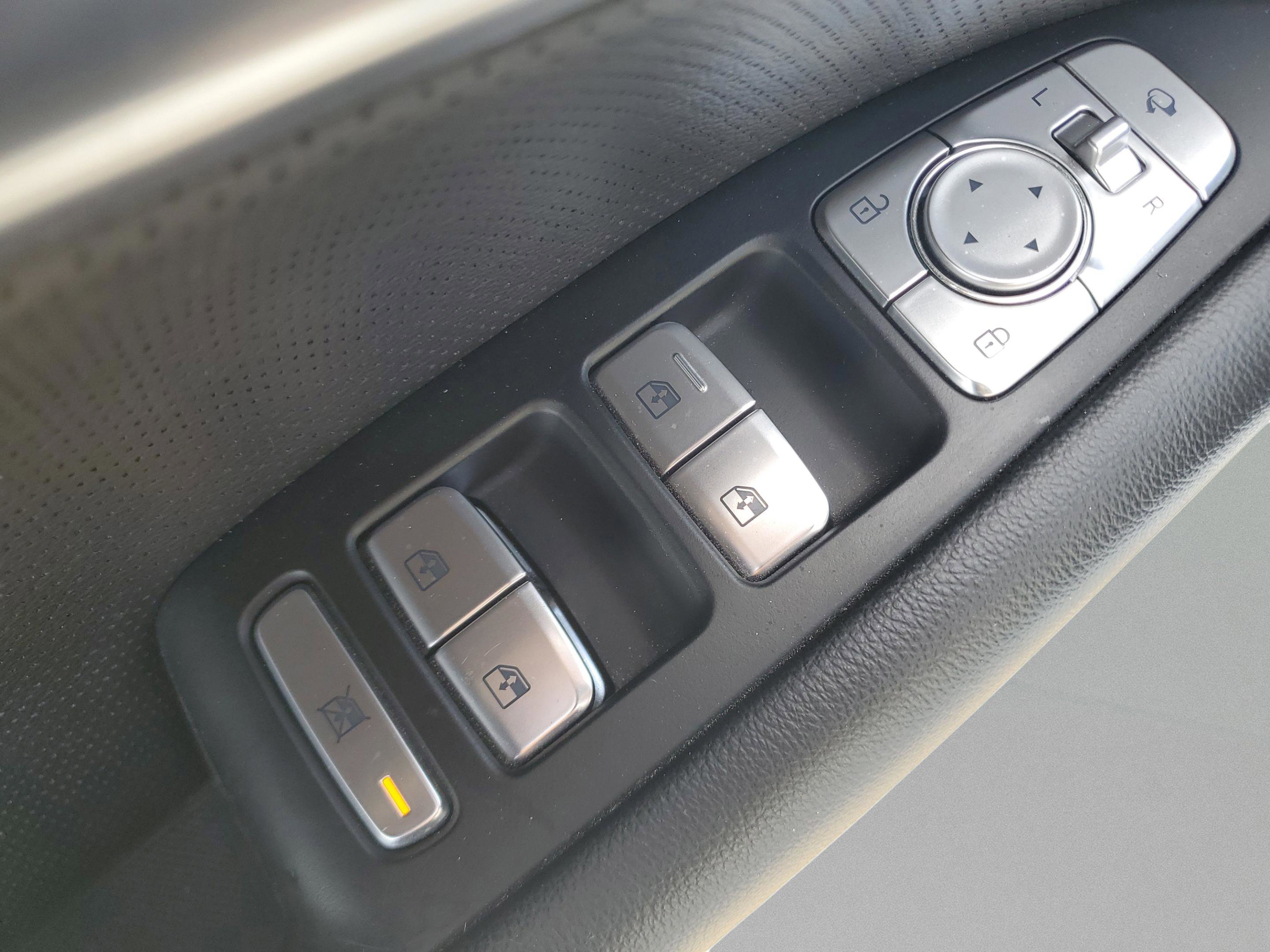 Used 2023 Genesis G70 3.3T w/ Sport Advanced Package AWD/4WD image 15