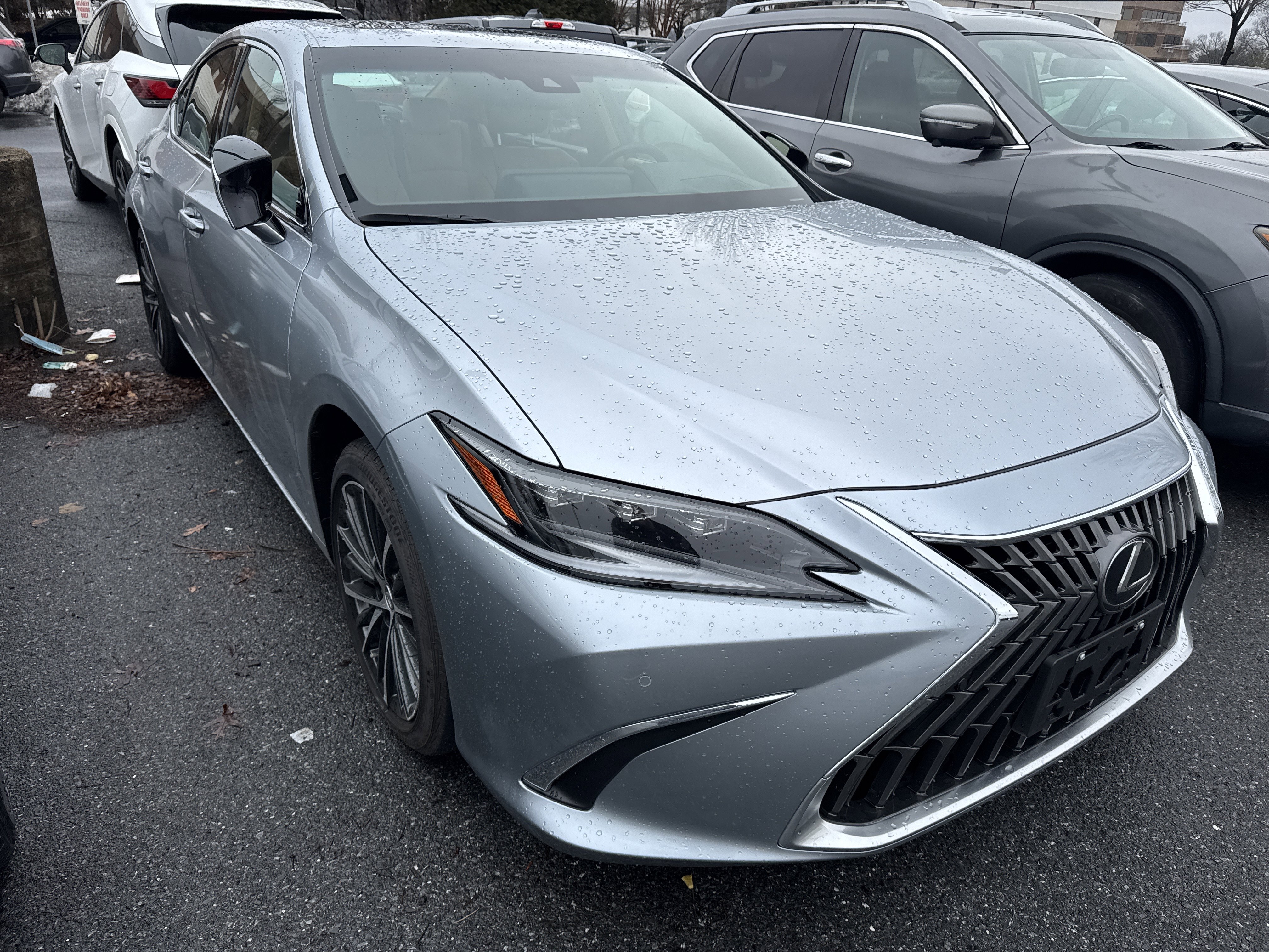 Certified 2024 Lexus ES 300h w/ Premium Package image 2