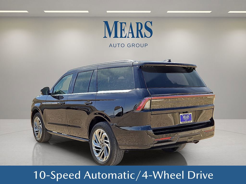 Used 2025 Lincoln Navigator Reserve image 4