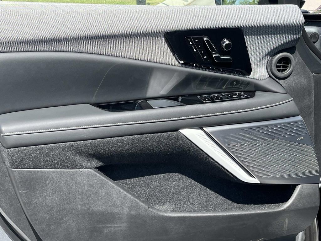 New 2025 Cadillac Optiq Sport 1 image 22