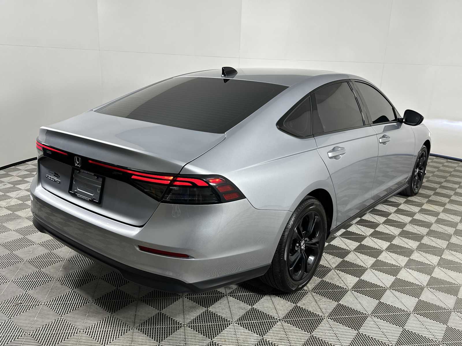 Used 2025 Honda Accord SE image 7