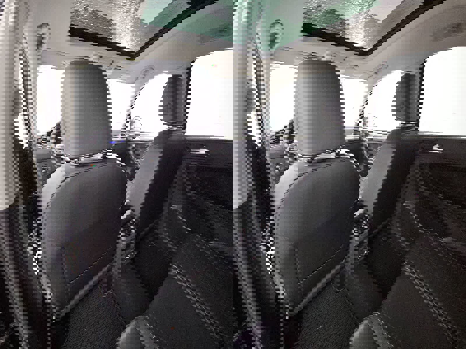 Certified 2024 Volkswagen Tiguan SE image 17