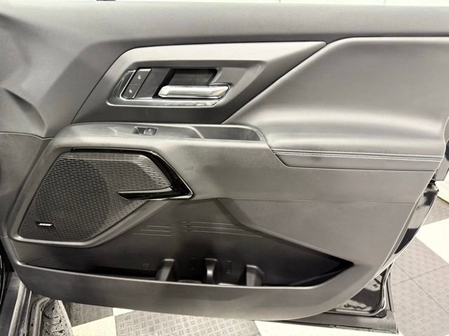 Used 2025 Chevrolet Silverado EV LT image 23