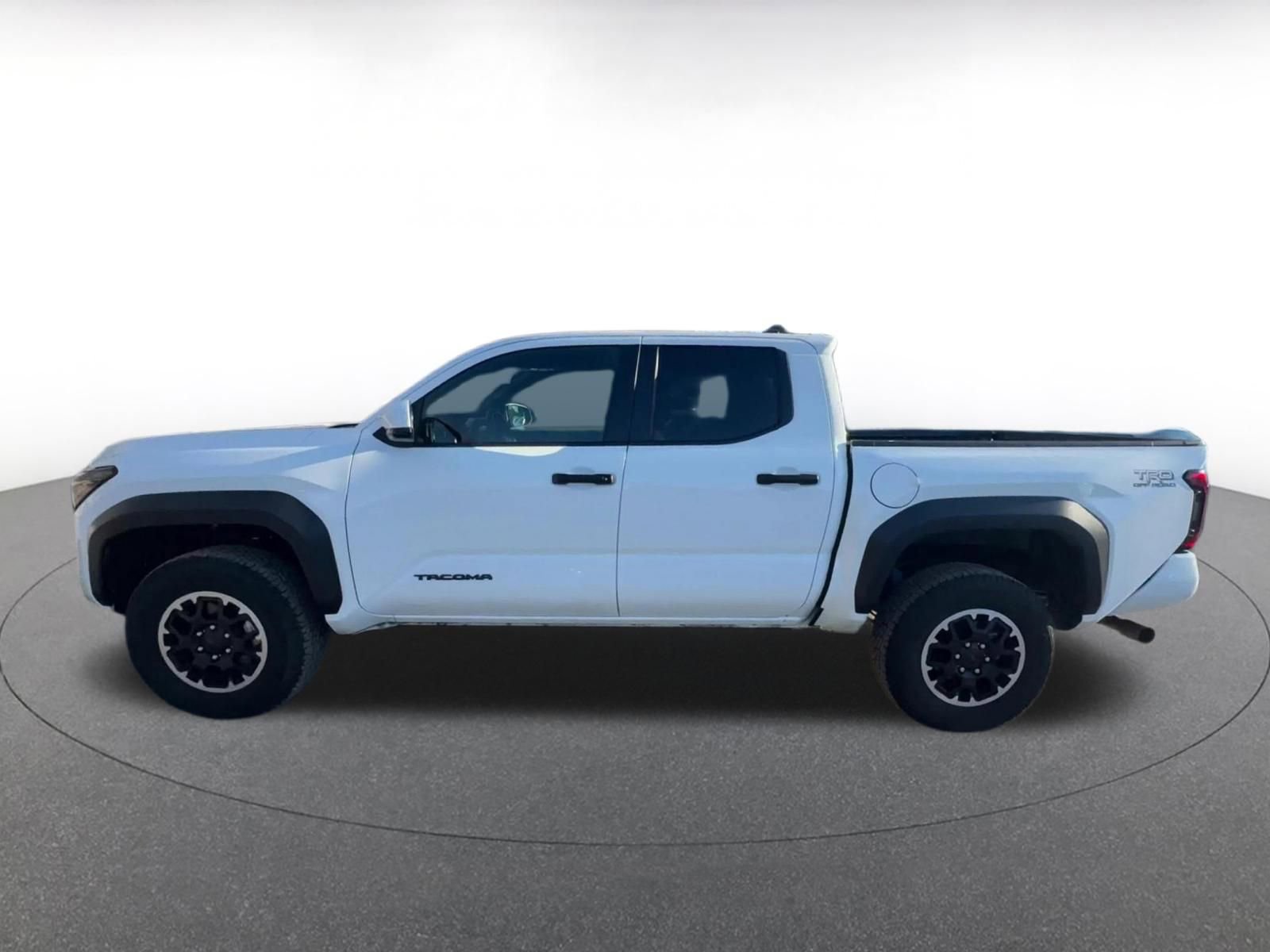 Used 2025 Toyota Tacoma TRD Off-Road AWD/4WD image 9