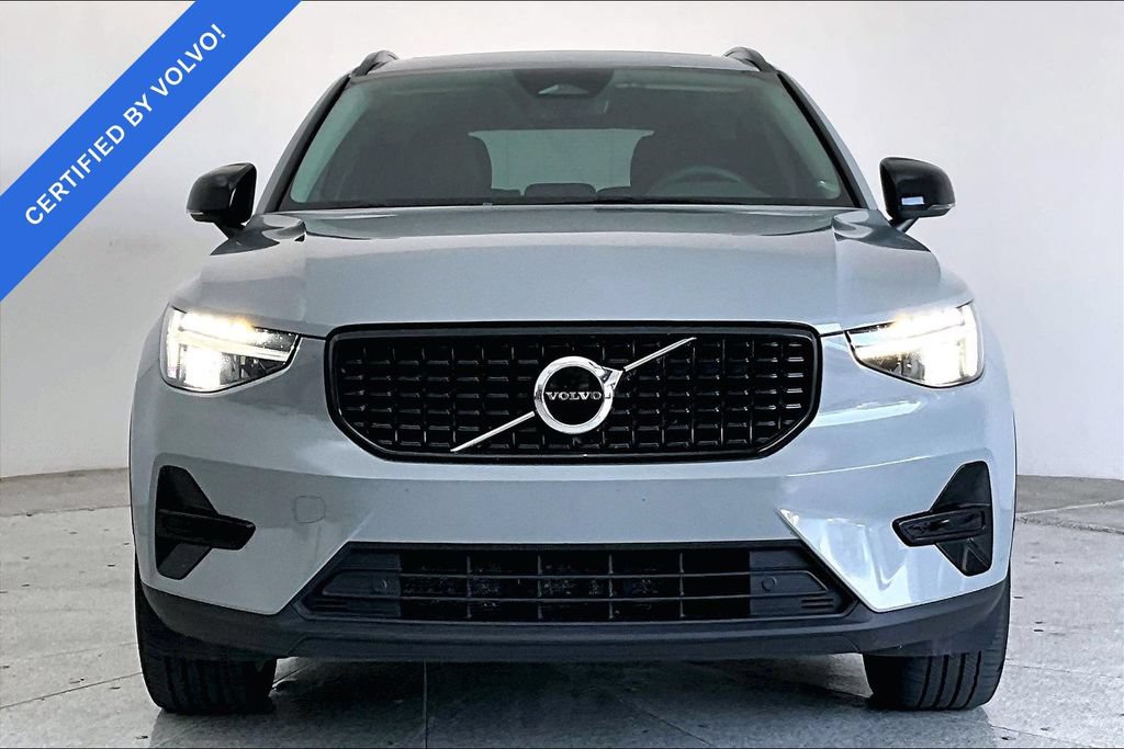 Used 2024 Volvo XC40 B5 Core w/ Protection Package Premier AWD/4WD image 3