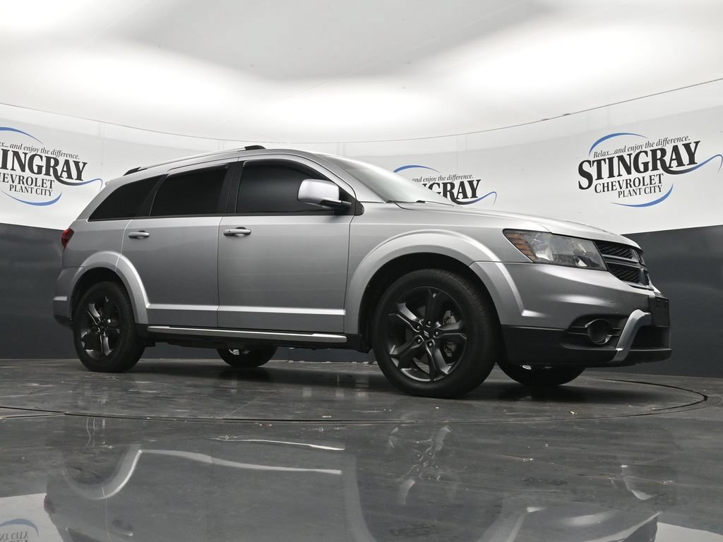 Used 2018 Dodge Journey Crossroad w/ Nav & Sun Group FWD image 17
