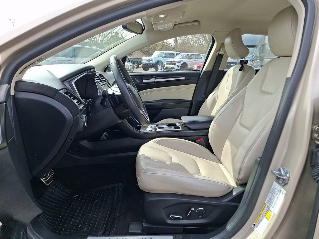 Used 2018 Ford Fusion Titanium image 15