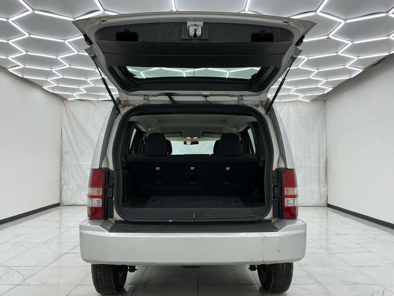 Used 2011 Jeep Liberty Sport RWD image 20