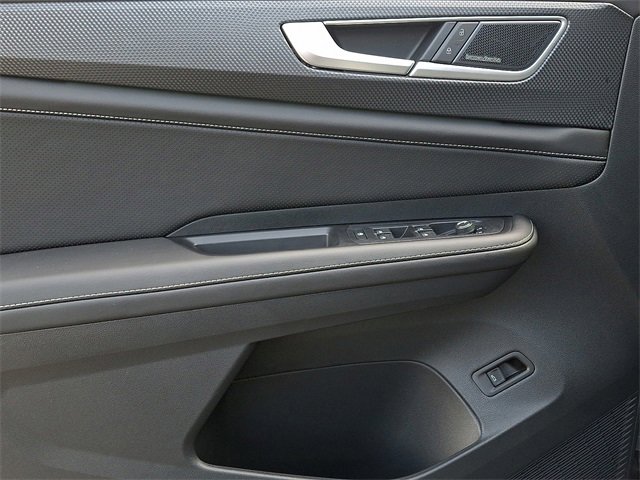 New 2026 Volkswagen Atlas Cross Sport SEL Premium R-Line image 8