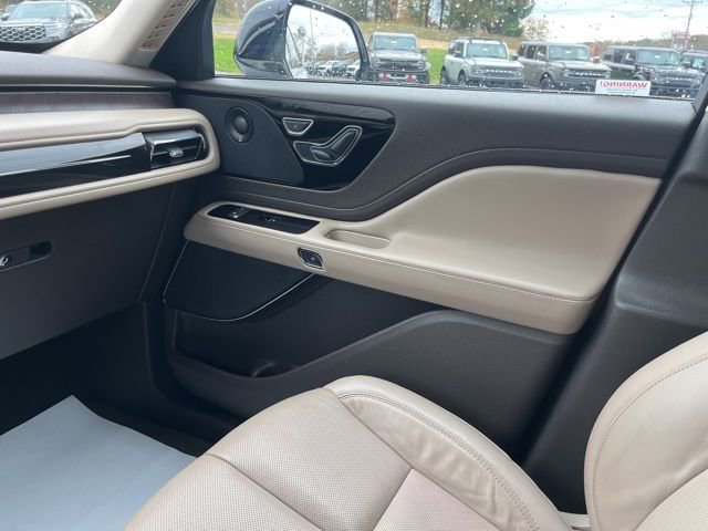 Used 2023 Lincoln Aviator Reserve w/ Equipment Group 201A image 31