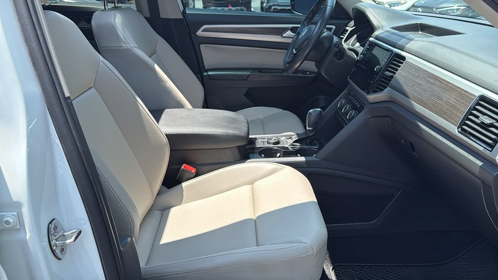 Used 2018 Volkswagen Atlas SEL w/ R-Line Package AWD/4WD image 10