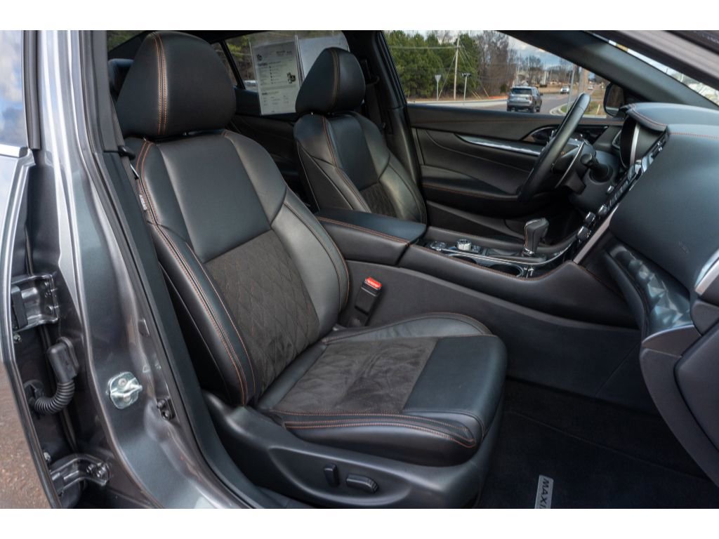 Used 2023 Nissan Maxima SR w/ Sport Mat Group image 17