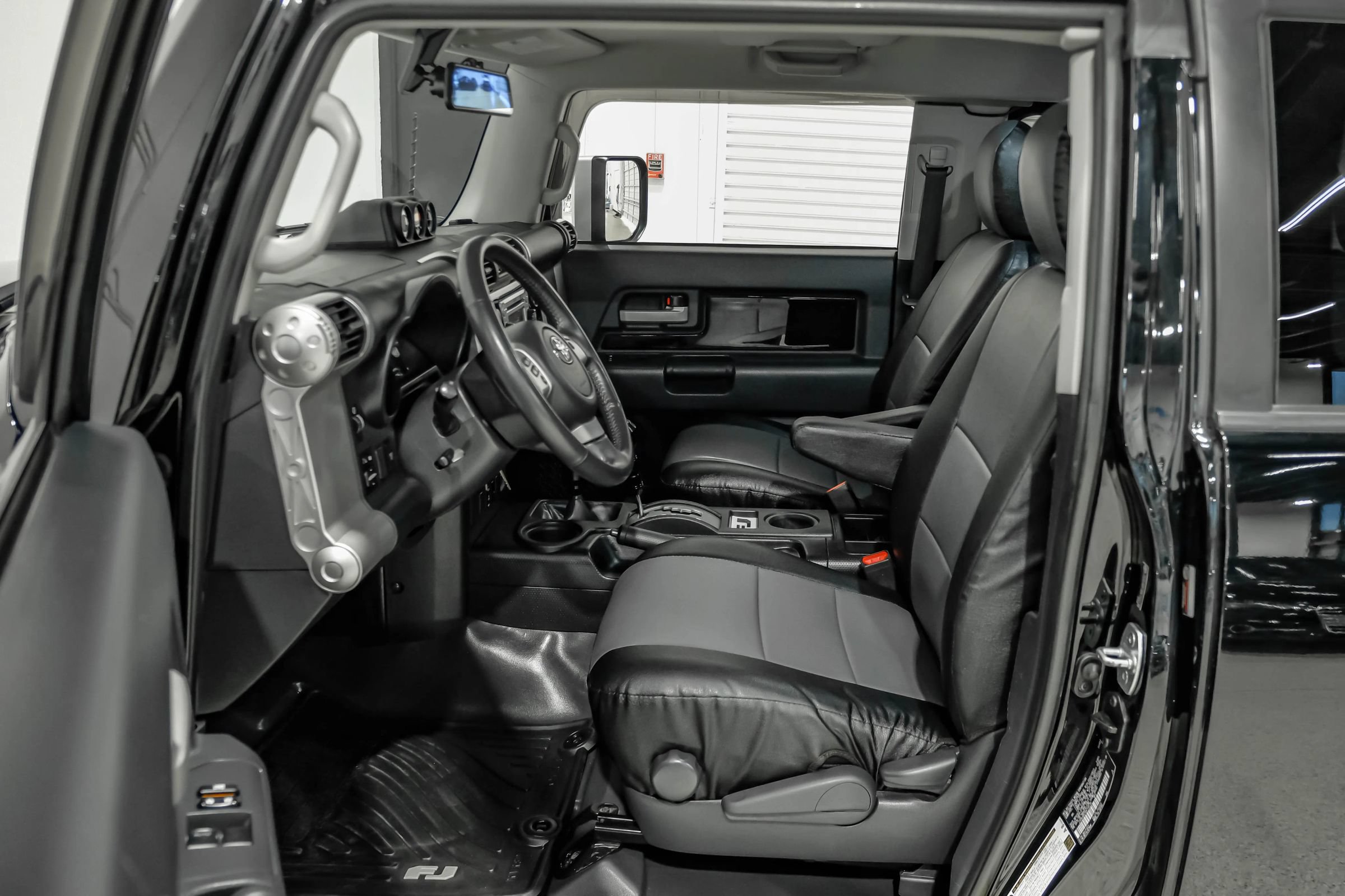 Used 2013 Toyota FJ Cruiser 4WD w/ Upgrade Pkg image 19