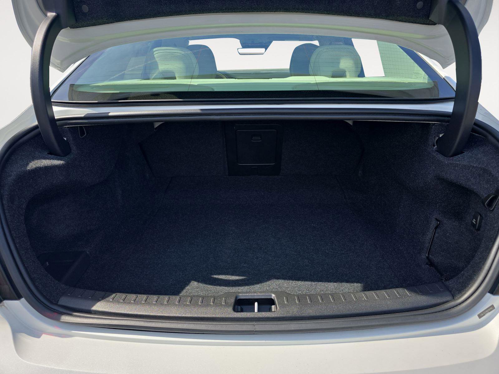 Used 2022 Volvo S60 B5 Momentum w/ Advanced Package image 14