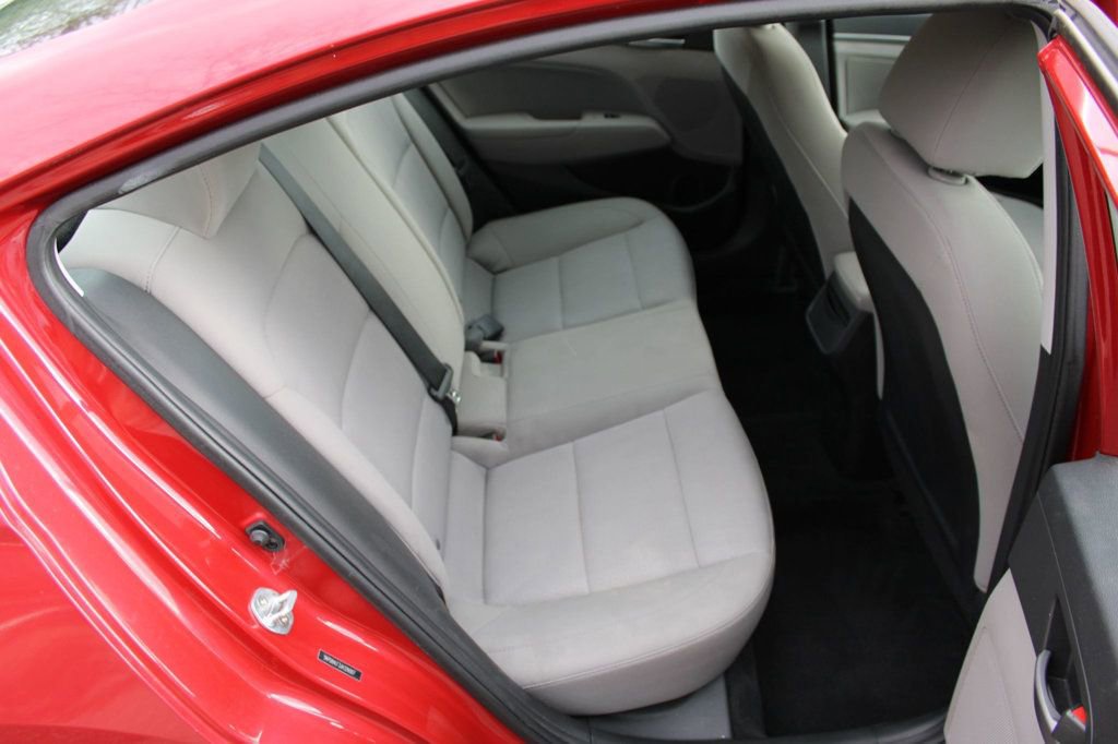 Used 2018 Hyundai Elantra SEL image 16