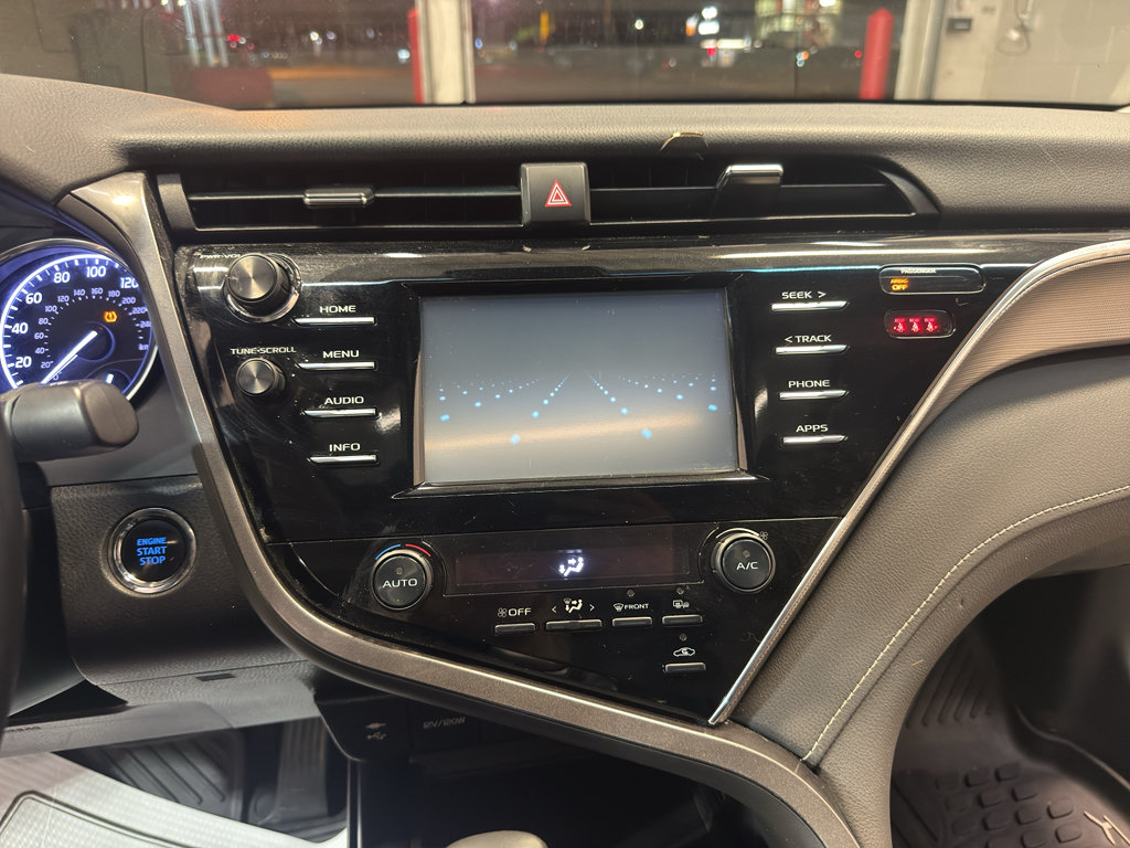 Used 2018 Toyota Camry SE w/ Moonroof Package FWD image 20