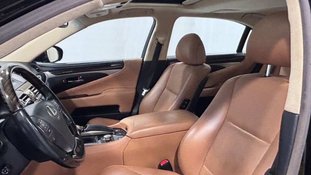 Used 2015 Lexus LS 460 L image 12