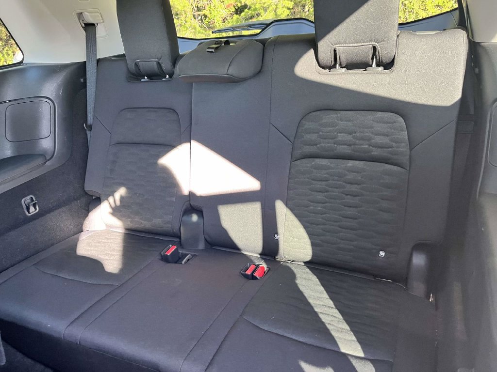 Used 2025 Nissan Pathfinder SV FWD image 12
